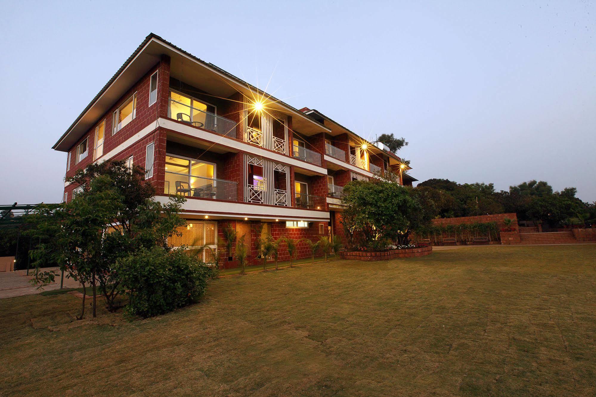 Bella Vista Resort Mahābaleshwar Exterior foto